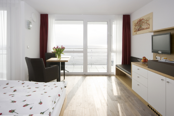 Helles Deluxe Doppelzimmer mit Blick auf den Bodensee