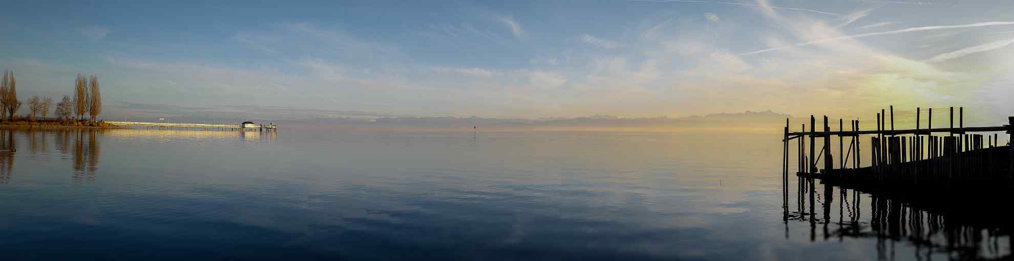 Ruhiger Bodensee am Morgen vor Immenstaad