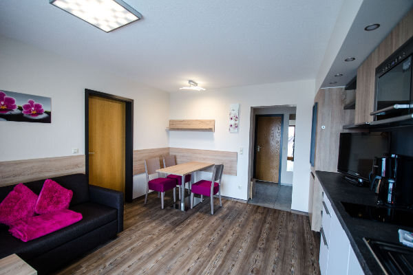 Wohnbereich der Drei-Zimmer-Wohnung im Haus Seehang