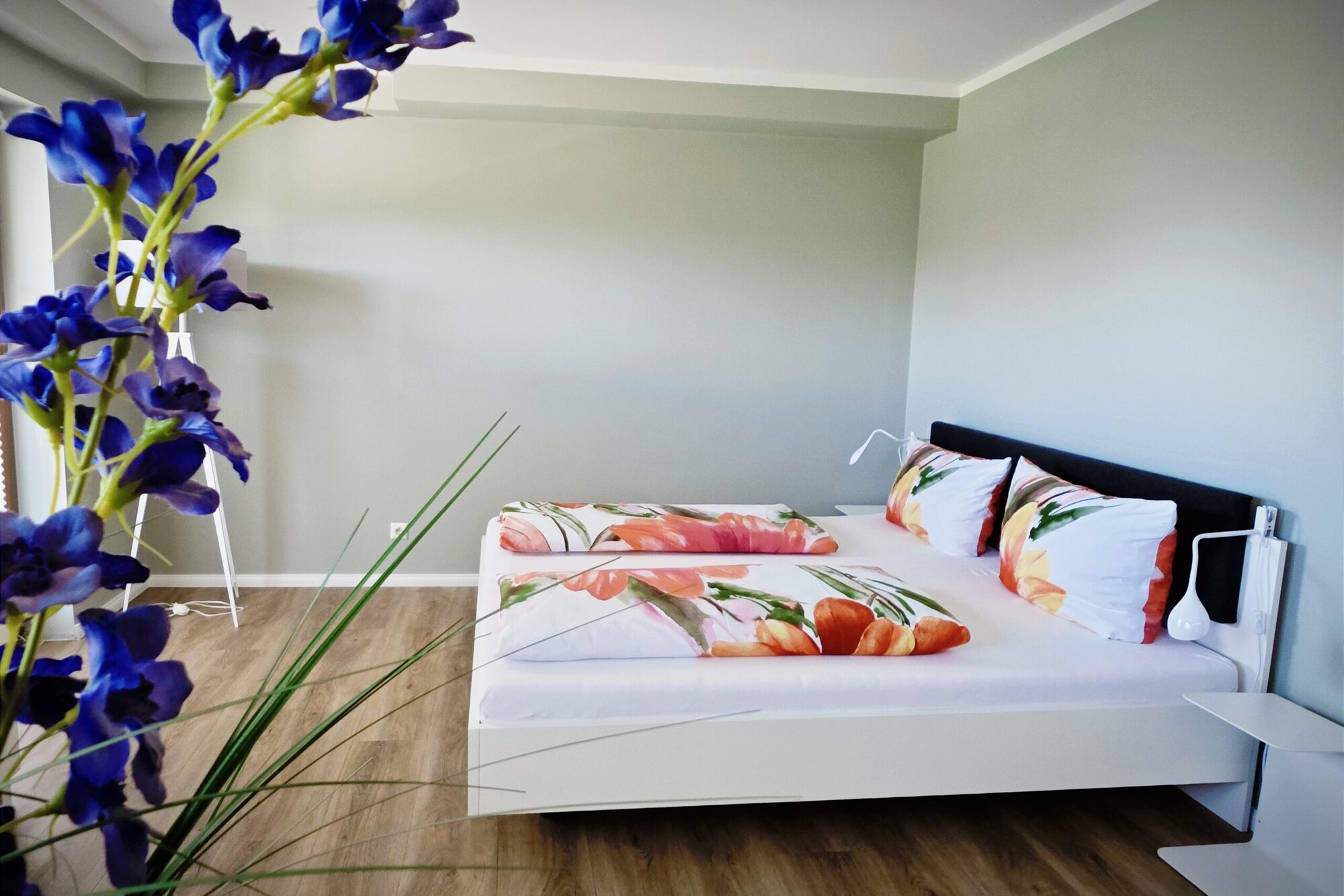 Schlaf- und Wohnbereich der Premium-1,5-Zimmer-Wohnung im Haus Seehang