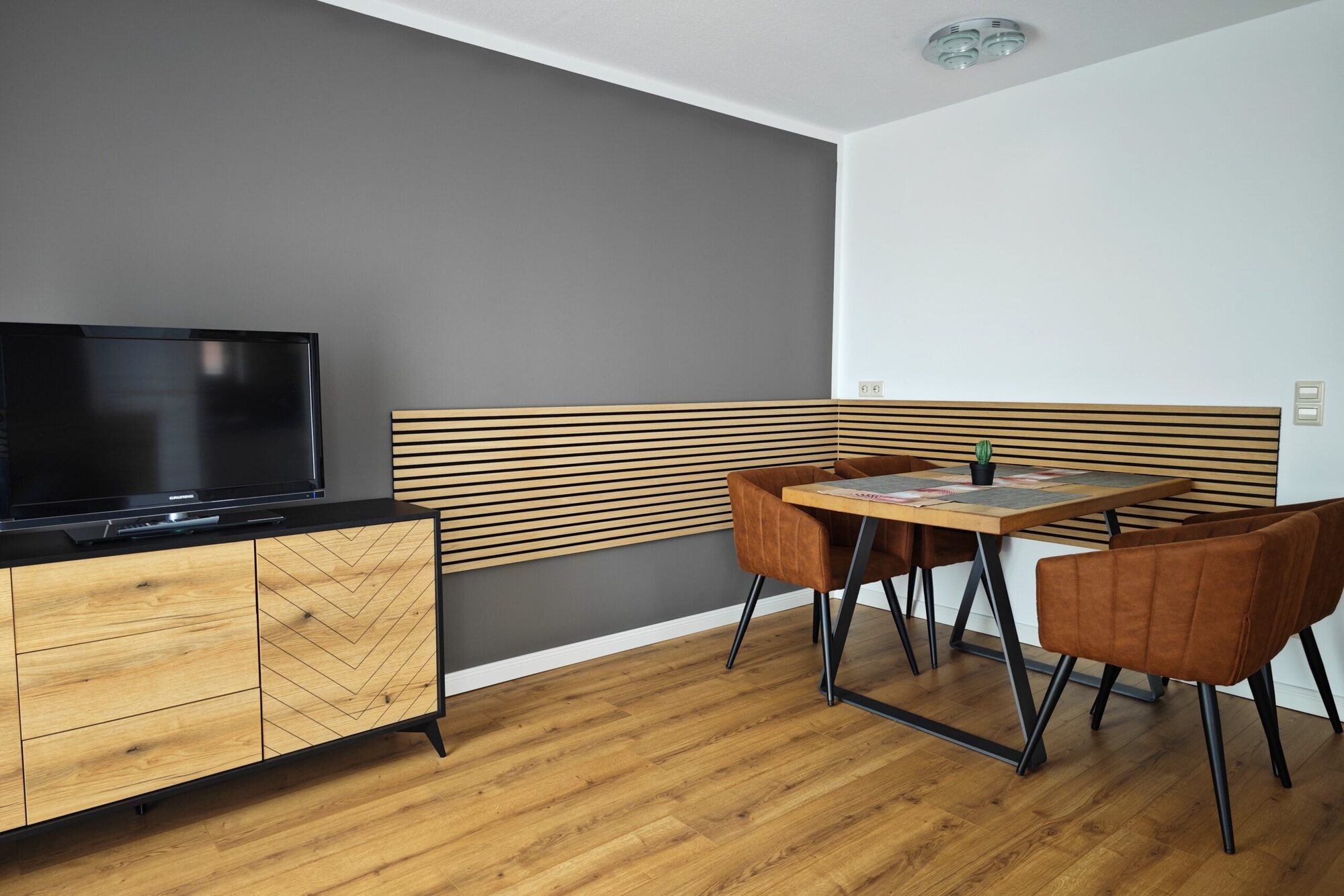 Moderner Wohnbereich der Premium-Zwei-Zimmer-Wohnung im Haus Seehang
