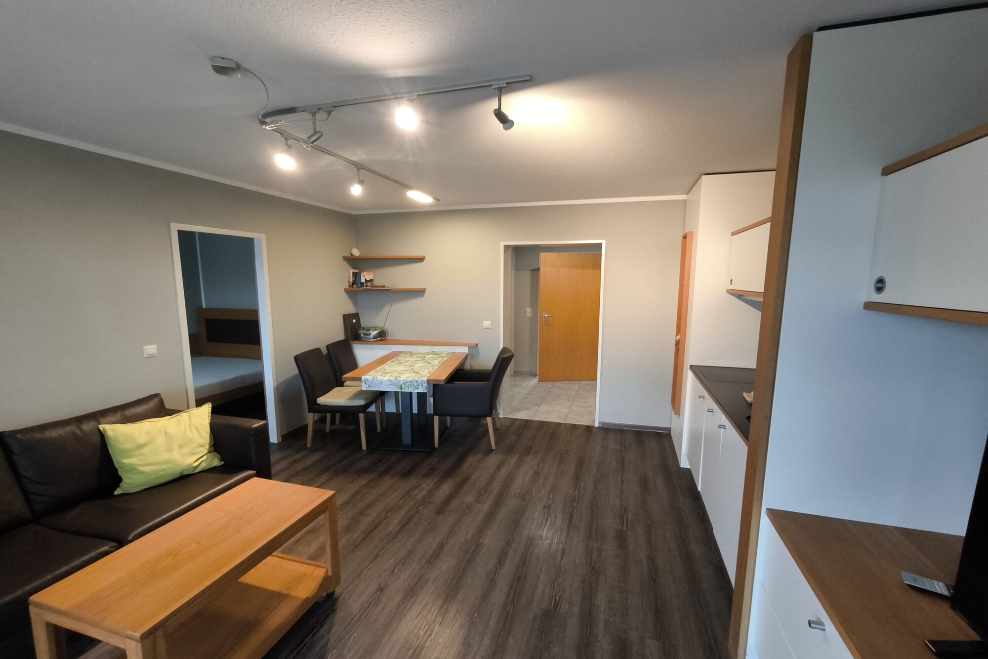 Wohnraum der rollstuhlgerechten Drei-Zimmer-Wohnung im Haus Seehang