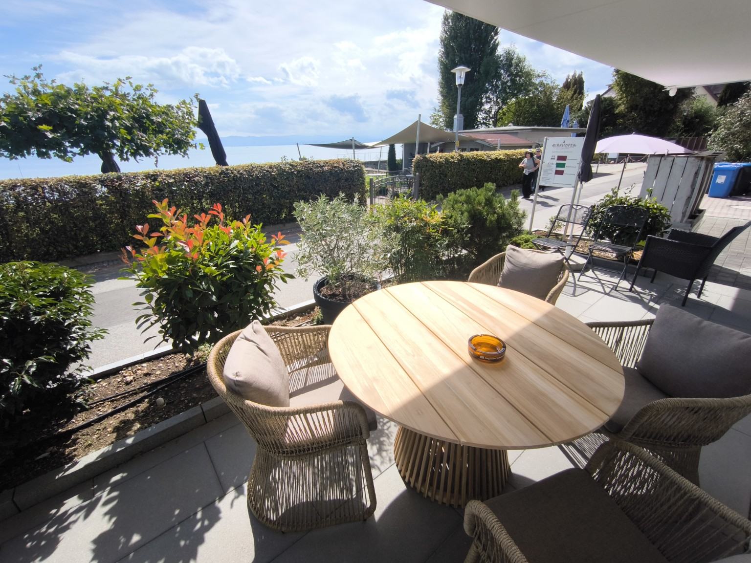 Terraza del apartamento Superior de tres habitaciones con vistas hacia el lago de Constanza